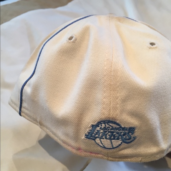 Lakers fitted hat - Picture 3 of 5
